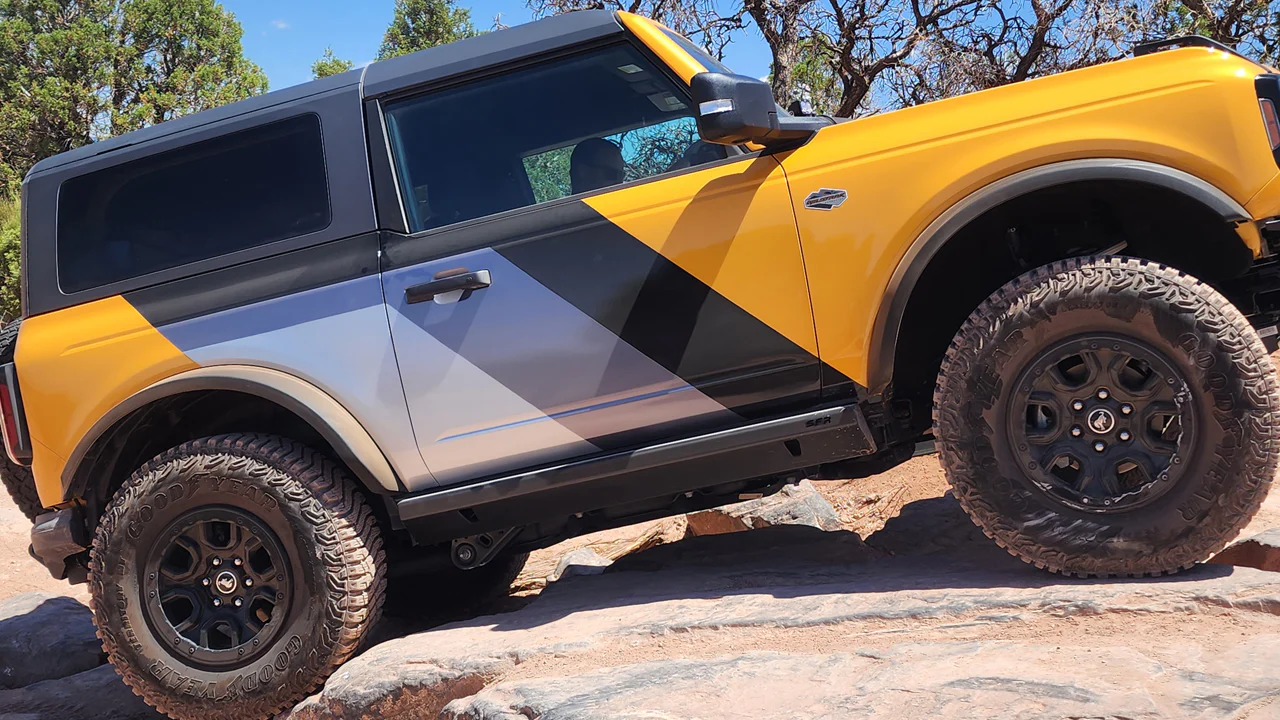 Sledgehammer Series Rock Sliders for Bronco - Image 4